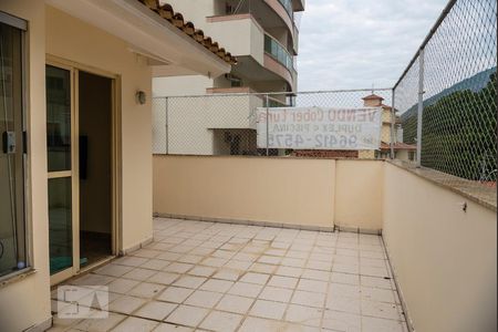 Apartamento à venda com 178m², 2 quartos e 3 vagas Apartamento à venda com 178m², 2 quartos e 3 vagasÁrea Externa