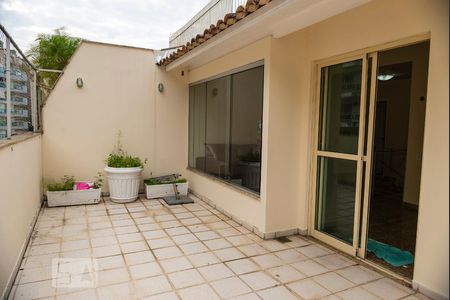 Apartamento à venda com 178m², 2 quartos e 3 vagas Apartamento à venda com 178m², 2 quartos e 3 vagasÁrea Externa