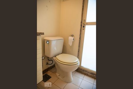 Apartamento à venda com 178m², 2 quartos e 3 vagas Apartamento à venda com 178m², 2 quartos e 3 vagasLavabo Área Externa