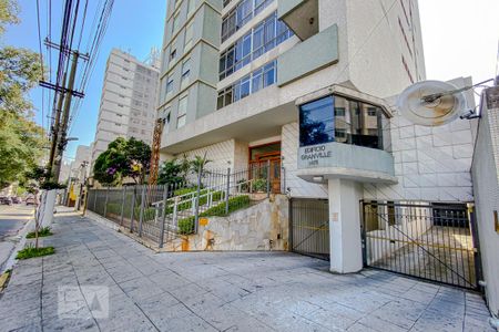 Apartamento à venda com 170m², 3 quartos e 2 vagasFachada