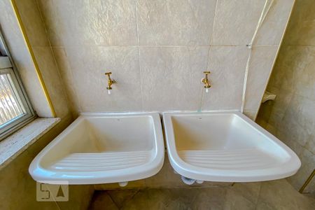 Apartamento à venda com 170m², 3 quartos e 2 vagasDetalhe Lavanderia