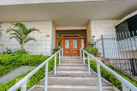 Apartamento à venda com 170m², 3 quartos e 2 vagasEntrada