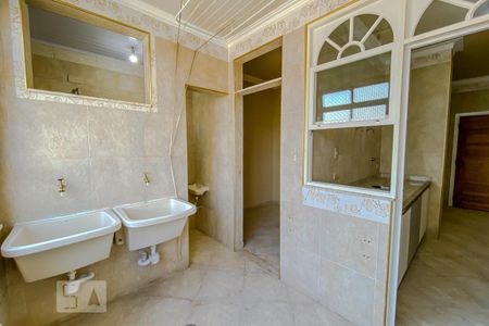 Apartamento à venda com 170m², 3 quartos e 2 vagasLavanderia
