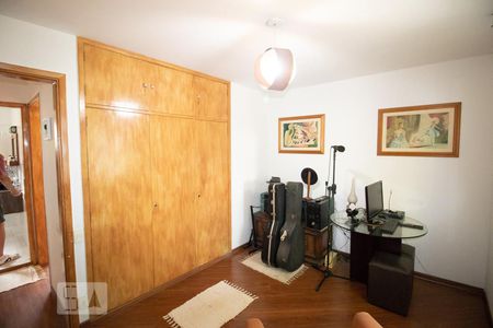 Dormitório 1 de casa à venda com 2 quartos, 135m² em Vila Ester (zona Norte), São Paulo