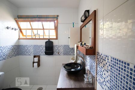 Casa à venda com 135m², 2 quartos e 2 vagasBanheiro