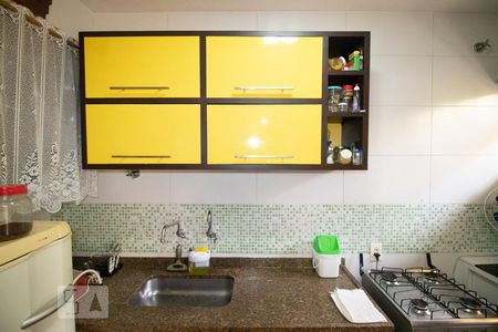 Casa à venda com 135m², 2 quartos e 2 vagasCozinha