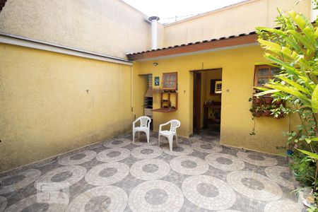 Casa à venda com 135m², 2 quartos e 2 vagasQuintal