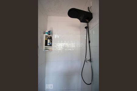 Casa à venda com 135m², 2 quartos e 2 vagasChuveiro