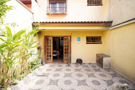 Casa à venda com 135m², 2 quartos e 2 vagasQuintal