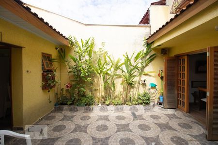 Casa à venda com 135m², 2 quartos e 2 vagasQuintal