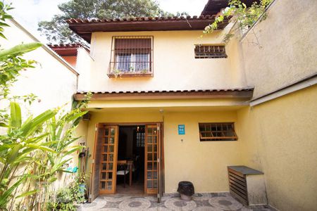 Casa à venda com 135m², 2 quartos e 2 vagasQuintal