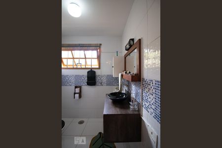 Casa à venda com 135m², 2 quartos e 2 vagasBanheiro