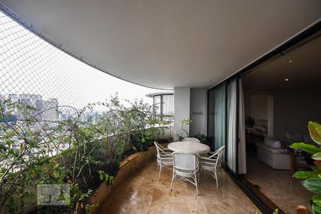 Varanda de apartamento à venda com 4 quartos, 380m² em Real Parque, São Paulo