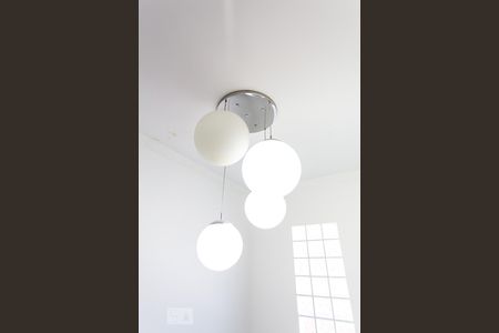 Casa à venda com 180m², 3 quartos e 4 vagas Casa à venda com 180m², 3 quartos e 4 vagasDetalhe