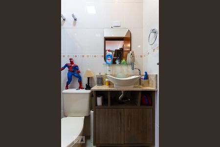 Casa à venda com 180m², 3 quartos e 4 vagas Casa à venda com 180m², 3 quartos e 4 vagasBanheiro da Suíte 2