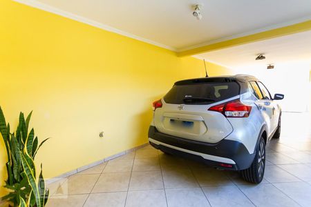 Casa à venda com 180m², 3 quartos e 4 vagas Casa à venda com 180m², 3 quartos e 4 vagasGaragem