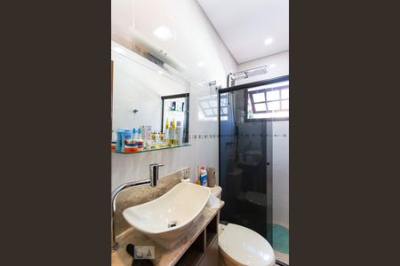 Casa à venda com 180m², 3 quartos e 4 vagas Casa à venda com 180m², 3 quartos e 4 vagasBanheiro da Suíte 1