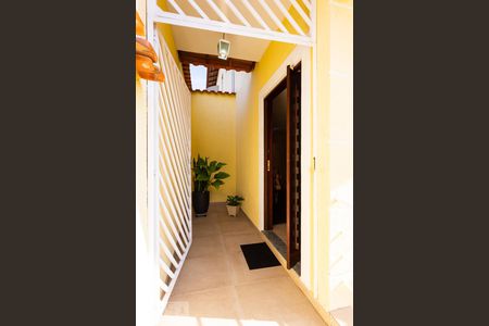 Casa à venda com 180m², 3 quartos e 4 vagas Casa à venda com 180m², 3 quartos e 4 vagasEntrada