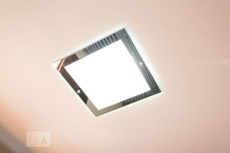 Casa à venda com 180m², 3 quartos e 4 vagas Casa à venda com 180m², 3 quartos e 4 vagasDetalhe