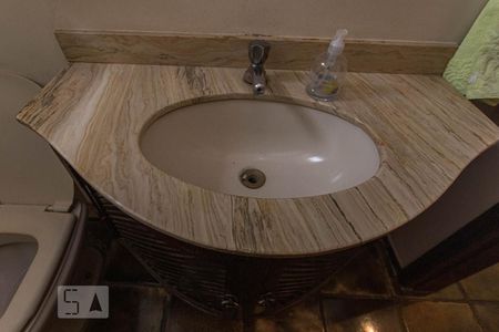 Casa à venda com 580m², 3 quartos e 8 vagas Casa à venda com 580m², 3 quartos e 8 vagasLavabo Pia