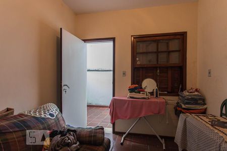 Casa à venda com 580m², 3 quartos e 8 vagas Casa à venda com 580m², 3 quartos e 8 vagasCasa de Funcionários Quarto