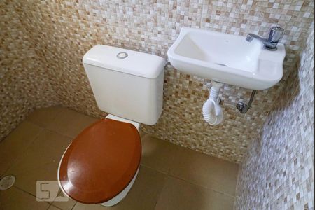 Casa para alugar com 50m², 1 quarto e sem vaga Casa para alugar com 50m², 1 quarto e sem vagaBanheiro