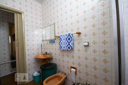 Casa à venda com 130m², 3 quartos e 4 vagasBanheiro