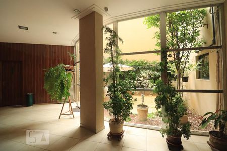 Apartamento à venda com 118m², 2 quartos e sem vagaÁrea comum