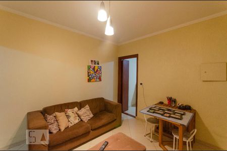 Casa à venda com 120m², 2 quartos e 2 vagasSala