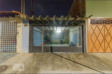 Casa à venda com 120m², 2 quartos e 2 vagasFachada