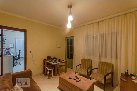 Casa à venda com 120m², 2 quartos e 2 vagasSala