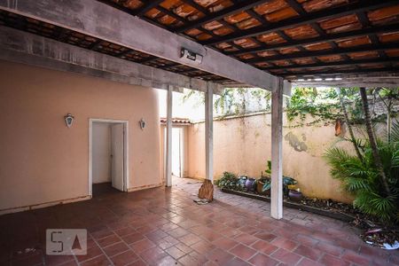 Garagem de casa à venda com 3 quartos, 150m² em Jardim Lar Sao Paulo, São Paulo