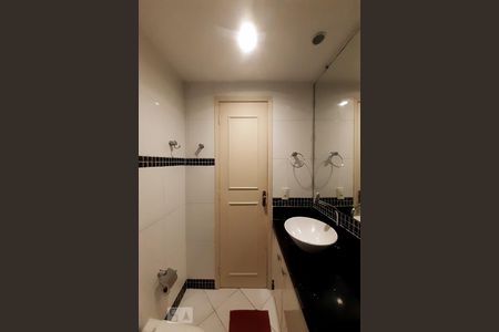 Apartamento à venda com 102m², 3 quartos e 1 vagaBanheiro Social