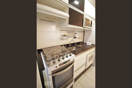 Apartamento para alugar com 56m², 2 quartos e 2 vagasDetalhe da cozinha