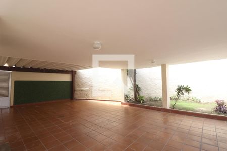 Casa à venda com 220m², 3 quartos e 4 vagasGaragem 