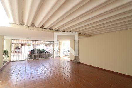 Casa à venda com 220m², 3 quartos e 4 vagasGaragem 