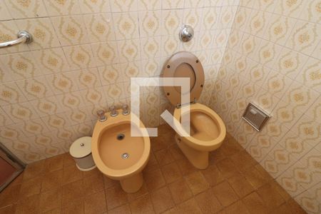 Casa à venda com 220m², 3 quartos e 4 vagasBanheiro 