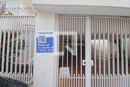 Casa à venda com 220m², 3 quartos e 4 vagasFachada