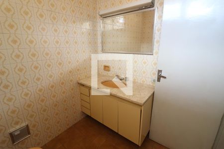 Casa à venda com 220m², 3 quartos e 4 vagasBanheiro 