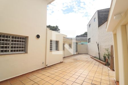 Casa à venda com 220m², 3 quartos e 4 vagasQuintal 