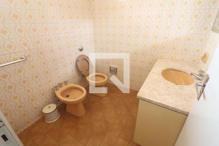 Casa à venda com 220m², 3 quartos e 4 vagasBanheiro 