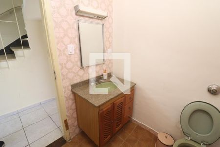 Casa à venda com 220m², 3 quartos e 4 vagasBanheiro 2