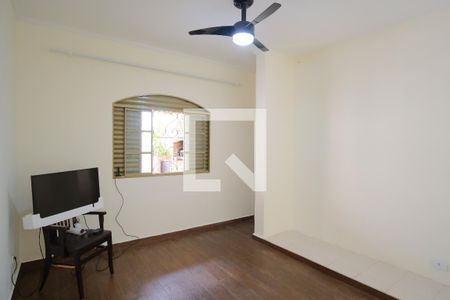 Casa à venda com 250m², 3 quartos e 2 vagasSuíte