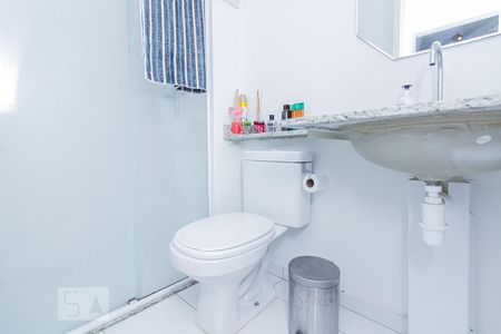 Banheiro da Suíte de apartamento para alugar com 2 quartos, 56m² em Bom Retiro, São Paulo