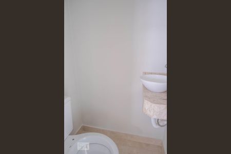 Lavabo de casa de condomínio para alugar com 2 quartos, 100m² em Jardim Primavera (zona Norte), São Paulo