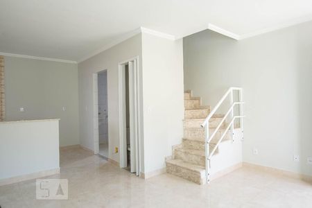 Sala de casa de condomínio para alugar com 2 quartos, 100m² em Jardim Primavera (zona Norte), São Paulo