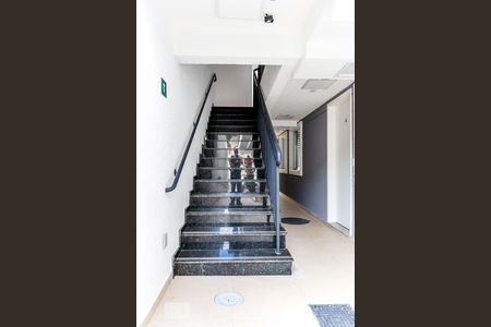 Apartamento para alugar com 42m², 2 quartos e sem vaga Apartamento para alugar com 42m², 2 quartos e sem vagaÁrea Comum - Escadas