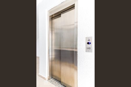 Apartamento para alugar com 42m², 2 quartos e sem vaga Apartamento para alugar com 42m², 2 quartos e sem vagaÁrea Comum - Elevador