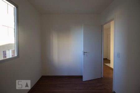 Quarto de apartamento à venda com 2 quartos, 40m² em São Pedro, Osasco