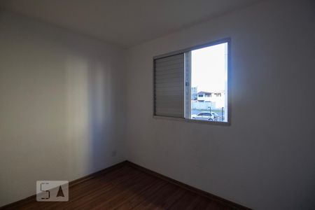Quarto de apartamento à venda com 2 quartos, 40m² em São Pedro, Osasco